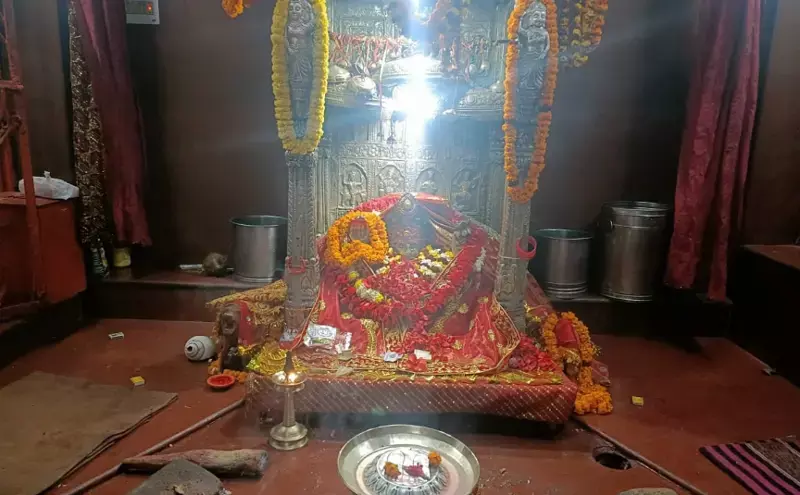 Janakpur Dham Temple: जहाँ धरती से प्रकट हुई थीं सीता माता! जनकपुर धाम की अद्भुत कहानी जानकर रह जाएंगे दंग! Janakpur Dham Temple: जहाँ धरती से प्रकट हुई थीं सीता माता! जनकपुर धाम की अद्भुत कहानी जानकर रह जाएंगे दंग!