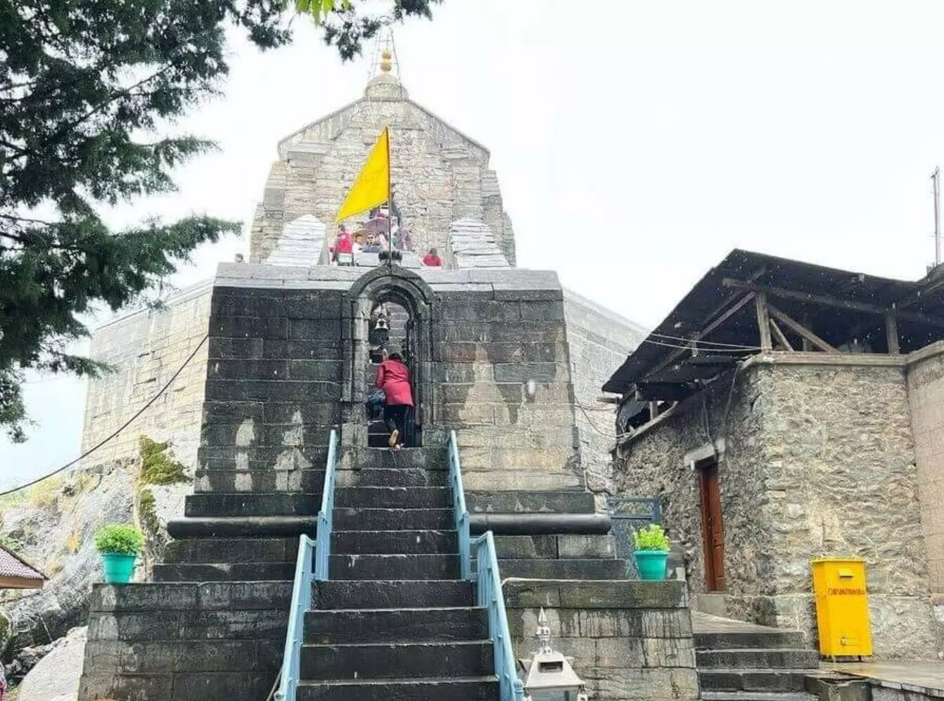 Shankaracharya Temple Srinagar: शंकराचार्य मंदिर: श्रीनगर की 1000 फीट ऊंचाई पर बसा वो शिव धाम, जहां दर्शन से बदल जाती है ज़िंदगी! Shankaracharya Temple Srinagar: शंकराचार्य मंदिर: श्रीनगर की 1000 फीट ऊंचाई पर बसा वो शिव धाम, जहां दर्शन से बदल जाती है ज़िंदगी!