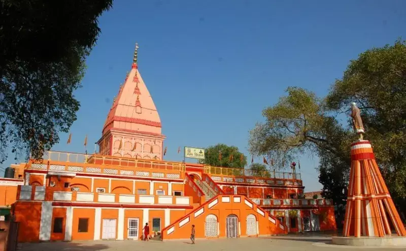 Ranbireshwar Temple Jammu: रणबीरेश्वर मंदिर: उत्तर भारत का सबसे बड़ा शिव धाम, जहां सवा लाख शिवलिंगों के दर्शन से मिलती है अद्भुत शांति!