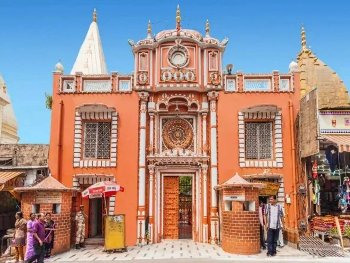 Ragunath Temple Jammu: जम्मू का रघुनाथ मंदिर: जहाँ सोने से जड़े दीवारों में छिपा है भगवान राम का इतिहास! Ragunath Temple Jammu: जम्मू का रघुनाथ मंदिर: जहाँ सोने से जड़े दीवारों में छिपा है भगवान राम का इतिहास!